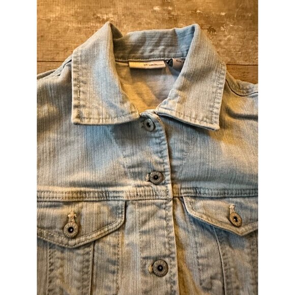 Chicos Platinum Denim Button-Down Sleeveless Vest Top Size 0 Light Wash Fitted S - Picture 6 of 7